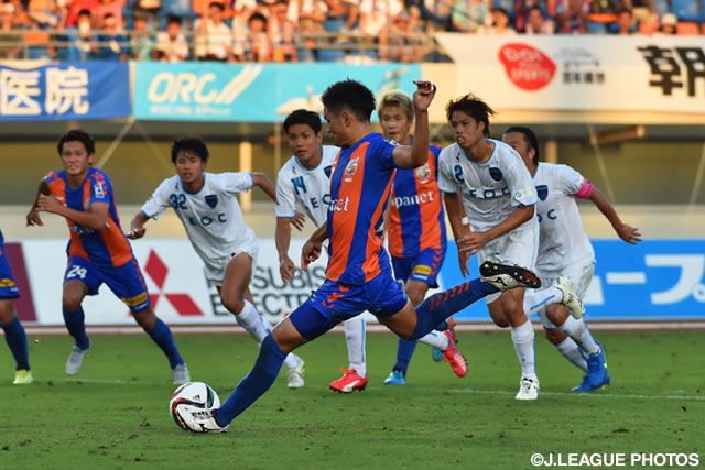 【明治安田Ｊ２ 第27節 長崎vs横浜FC】前半終了間際に上形　洋介のPKで先制した長崎（2/4）