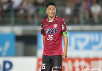 【明治安田Ｊ２ 第27節 岡山vs磐田】ヘディングで先制点を決めた岩政　大樹（岡山）（2/4）