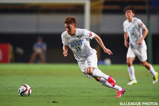 【明治安田Ｊ２ 第27節 千葉vs徳島】千葉ゴールを強襲する一撃を放った津田　知宏（徳島）（3/4）