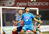 【国際親善試合 鳥栖vsアトレティコ・マドリード】Ｆ・トーレスとマッチアップを繰り広げる菊池