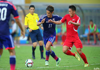 【EAFF東アジアカップ2015 日本vs北朝鮮】切り込んで強烈なシュートを放つ宇佐美（Ｇ大阪）。しかしこの日はゴールが遠く(5/10)