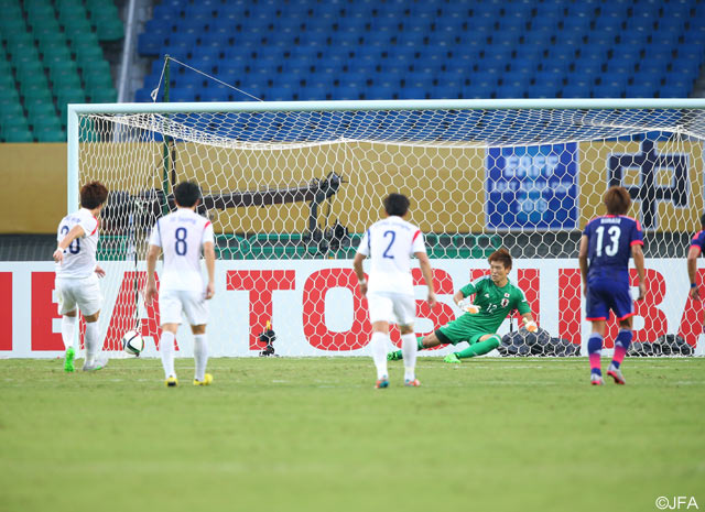 【EAFF東アジアカップ2015 日本vs韓国】27分、西川（浦和）の反応も及ばずPKで先制点を献上(6/10)