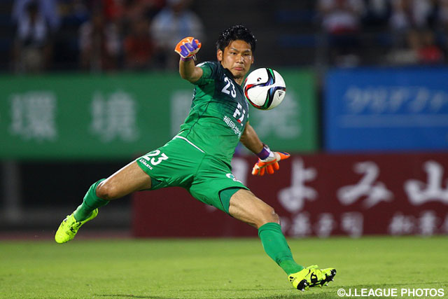 【明治安田Ｊ２ 第28節 金沢vs福岡】完封勝利に貢献した中村　航輔（福岡）（2/3）