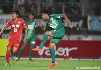 【明治安田Ｊ２ 第28節 岐阜vs熊本】惜しいシュートを放った遠藤　純輝（岐阜）（2/3）