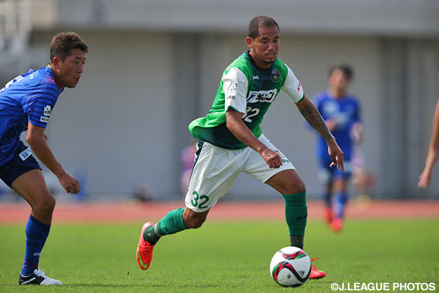 【明治安田Ｊ３ 第25節 相模原vs町田】3本のシュートを放ち、同点ゴールを狙ったタレス（相模原）（3/3）