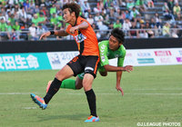 【明治安田Ｊ３ 第25節 鳥取vs山口】鮮やかなヘディングシュートで同点とした奥村　慶之（鳥取）（3/3）