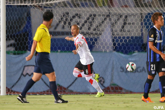 【スルガ銀行チャンピオンシップ2015 Ｇ大阪vsリバープレート】PKで先制点を挙げたカルロス　サンチェス（リバープレート）（3/10）