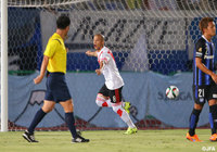 【スルガ銀行チャンピオンシップ2015 Ｇ大阪vsリバープレート】PKで先制点を挙げたカルロス　サンチェス（リバープレート）（3/10）