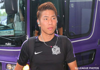 【明治安田Ｊ１ ２ｎｄ 第6節 広島vs鹿島】集中した様子でスタジアム入りをする浅野　拓磨（広島）（2/18）