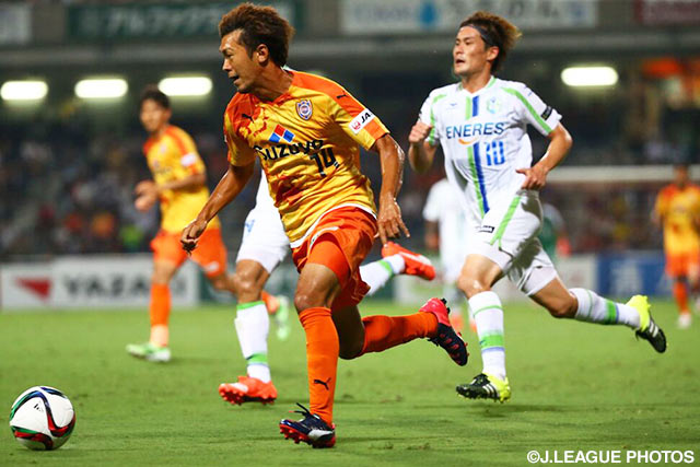 【明治安田Ｊ１ ２ｎｄ 第6節 清水vs湘南】試合終盤にピッチに送り出された澤田　崇（清水）（13/15）