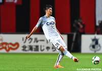 【明治安田Ｊ２ 第29節 札幌vs岡山】果敢な攻撃参加でゴールを狙った岩政　大樹（岡山）（4/4）