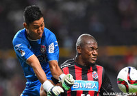 【明治安田Ｊ２ 第29節 札幌vs岡山】ビッグセーブを連発し、ゴールを死守した中林　洋次（岡山）（2/4）