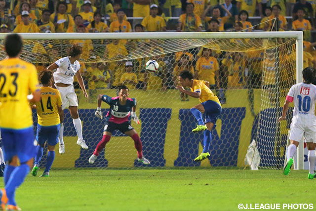 【明治安田Ｊ２ 第29節 栃木vs横浜FC】4試合ぶりの勝利をもたらす決勝点を決めた河本　明人（栃木）（4/4）