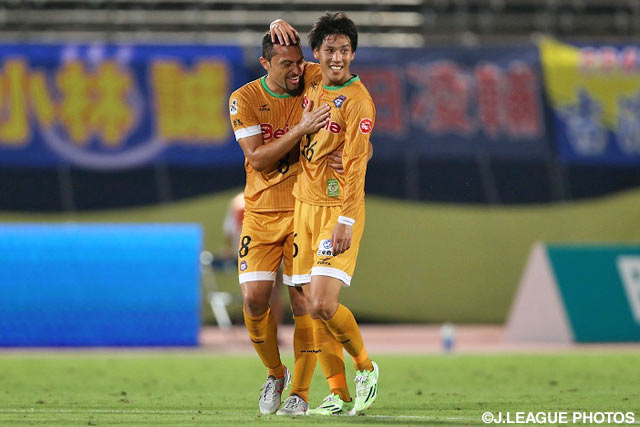 【明治安田Ｊ２ 第29節 群馬vs金沢】試合終了直前に劇的な決勝点を決めた江坂　任（群馬 #26）（4/4）