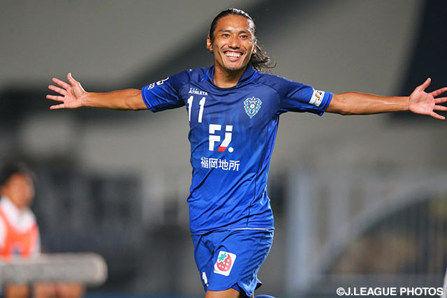 【明治安田Ｊ２ 第29節 福岡vs磐田】Ｊ２通算200勝を引き寄せる追加点を決めた坂田　大輔（福岡）（3/4）