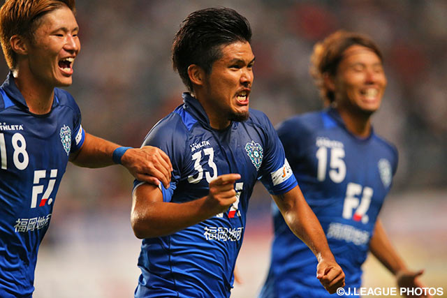 【明治安田Ｊ２ 第29節 福岡vs磐田】巧みなポジショニングから先制点を決めた鈴木　惇（福岡）（2/4）