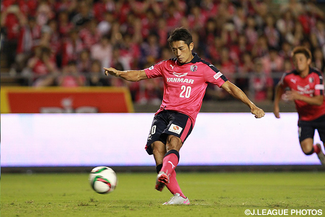 【明治安田Ｊ２ 第29節 Ｃ大阪vs岐阜】決勝点となるPKを決めた玉田　圭司（Ｃ大阪）（2/4）