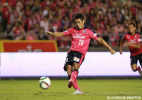 【明治安田Ｊ２ 第29節 Ｃ大阪vs岐阜】決勝点となるPKを決めた玉田　圭司（Ｃ大阪）（2/4）