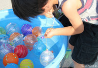 【明治安田Ｊ２ 第29節 徳島vs東京Ｖ】イベントでは、ヨーヨーすくいを楽しむ子どもの姿も（1/4）