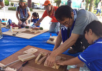 【明治安田Ｊ１ ２ｎｄ 第7節 山形vs鳥栖】木工工作＆ペーパークラフト体験ブースは夏休みの親子連れで賑わった（1/6）