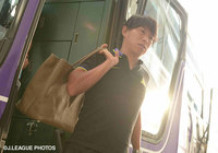 【明治安田Ｊ１ ２ｎｄ 第7節 広島vs柏】バスから降りて会場入りする佐藤　寿人（広島）（3/19）