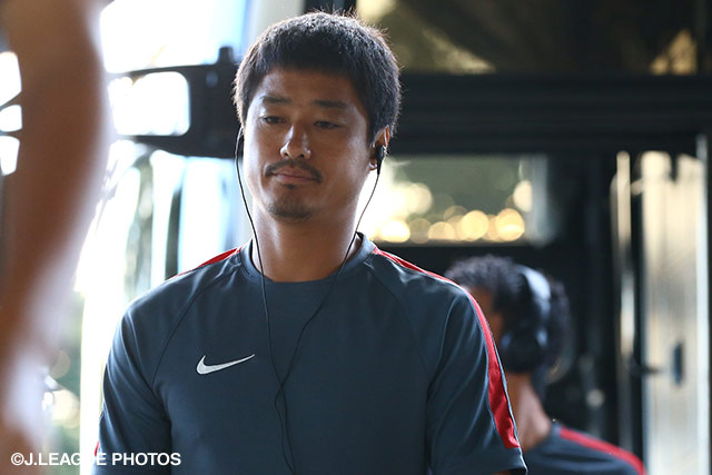 【明治安田Ｊ１ ２ｎｄ 第7節 鹿島vs仙台】小笠原　満男（鹿島）は音楽を聞き、スタジアムへ向かう（5/21）
