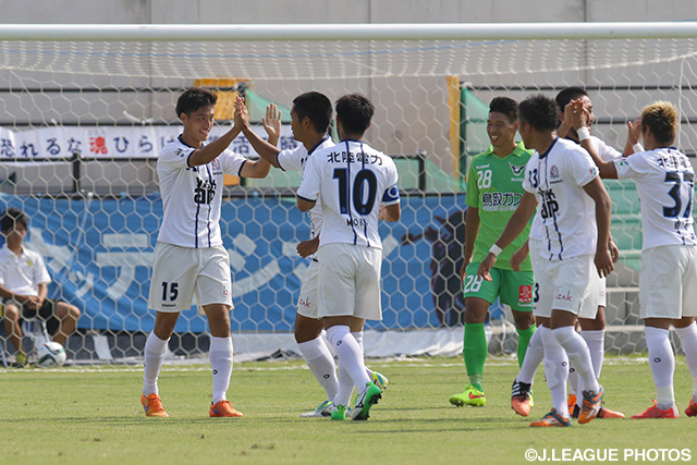 【明治安田Ｊ３ 第26節 鳥取vs富山】開始4分に先制ゴールを決めた中西　倫也（富山）（2/3）