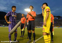 【明治安田Ｊ１ ２ｎｄ 第7節 広島vs柏】両チームのゲームキャプテンによるコイントス（10/19）