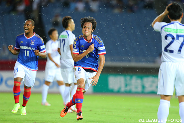 【明治安田Ｊ１ ２ｎｄ 第7節 横浜FMvs甲府】開始7分に右足で先制ゴールを決めた三門　雄大（横浜FM）（2/6）