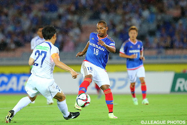 【明治安田Ｊ１ ２ｎｄ 第7節 横浜FMvs甲府】54分に貴重な追加点を決めたラフィーニャ（横浜FM）（4/6）