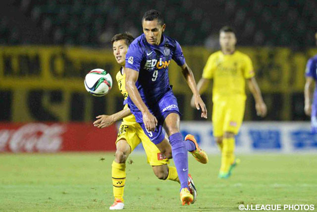 【明治安田Ｊ１ ２ｎｄ 第7節 広島vs柏】この試合最多6本のシュートを放ったドウグラス（広島）（15/19）