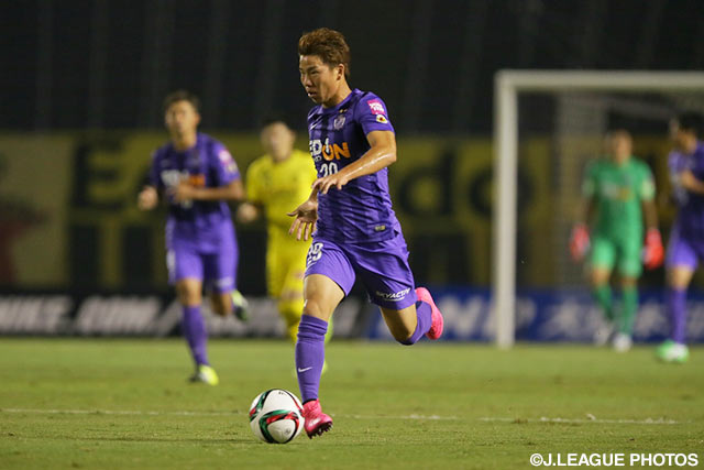 【明治安田Ｊ１ ２ｎｄ 第7節 広島vs柏】後半開始からピッチに送り出された浅野　拓磨（広島）（16/19）