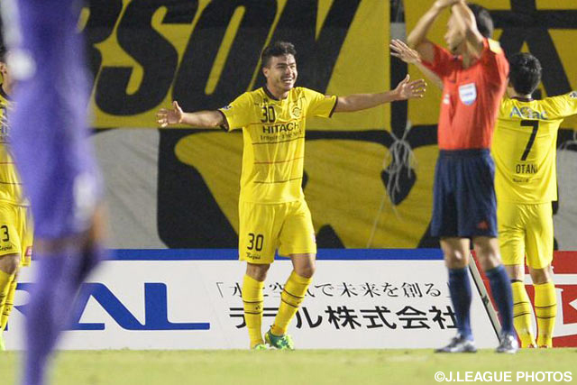 【明治安田Ｊ１ ２ｎｄ 第7節 広島vs柏】ハットトリックで首位撃破の原動力となったクリスティアーノ（柏）（18/19）