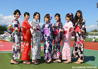 【明治安田Ｊ１ ２ｎｄ 第8節 甲府vs神戸】試合前の写真撮影会に登場した浴衣姿のヴァンフォーレクイーン（1/6）