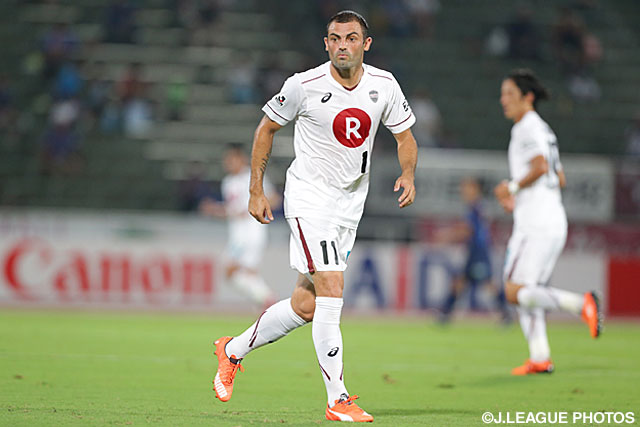 【明治安田Ｊ１ ２ｎｄ 第8節 甲府vs神戸】果敢に2試合連続ゴールを狙ったレアンドロ（神戸）（3/6）
