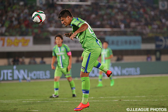 【明治安田Ｊ１ ２ｎｄ 第8節 湘南vs川崎Ｆ】ヘディングで決勝点を決めたアリソン（湘南）（3/5）