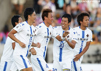 【明治安田Ｊ２ 第30節 京都vs金沢】FKを頭で決め、先制点を挙げたチャ　ヨンファン（金沢）（2/4）