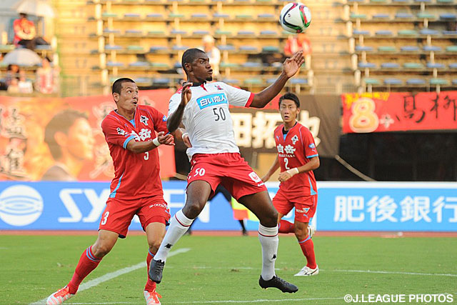 【明治安田Ｊ２ 第30節 熊本vs札幌】両チーム最多4本のシュートを放ったナザリト（札幌）（4/4）