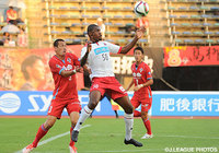 【明治安田Ｊ２ 第30節 熊本vs札幌】両チーム最多4本のシュートを放ったナザリト（札幌）（4/4）