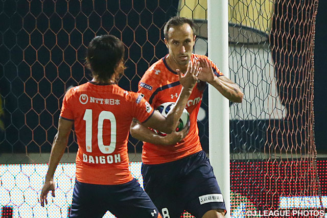  【明治安田Ｊ２ 第30節 大宮vs群馬】自ら得たPKを冷静に決めたムルジャ（大宮）（3/4）