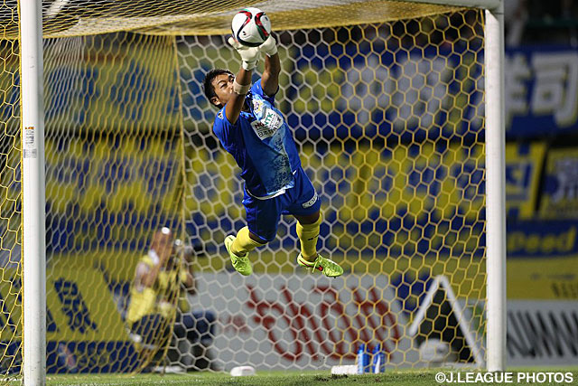 【明治安田Ｊ２ 第30節 栃木vs岐阜】好セーブを見せ完封勝利に貢献した常澤　聡（岐阜）（4/4）