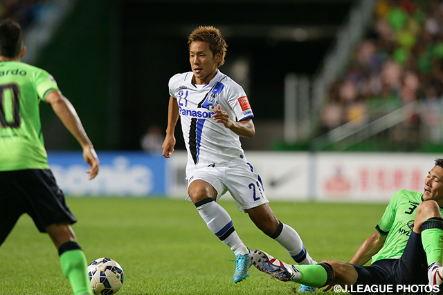 【ＡＣＬ２０１５ 準々決勝 第1戦 全北現代vsＧ大阪】72分から投入された19歳の井手口　陽介（Ｇ大阪）（12/13）
