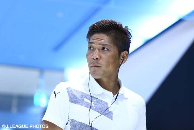 【明治安田Ｊ１ ２ｎｄ 第9節 川崎Ｆvs鹿島】大久保　嘉人(川崎Ｆ)は集中した表情でスタジアムへ入る（3/22）