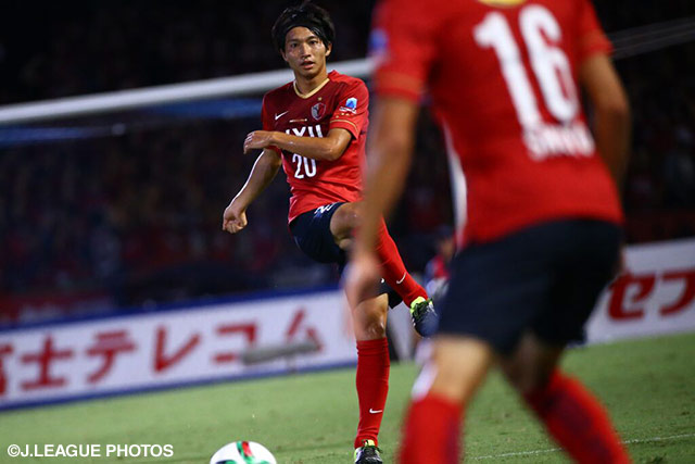 【明治安田Ｊ１ ２ｎｄ 第9節 川崎Ｆvs鹿島】ボールを操る、柴崎　岳（鹿島）（12/22）