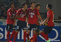 【明治安田Ｊ１ ２ｎｄ 第9節 川崎Ｆvs鹿島】追加点となる金崎　夢生（鹿島）のゴールを喜ぶ鹿島の選手たち（17/22）