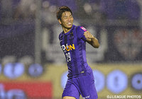 【明治安田Ｊ１ ２ｎｄ 第9節 広島vs名古屋】PKで今季リーグ戦5点目を決めた浅野　拓磨（広島）（3/6）