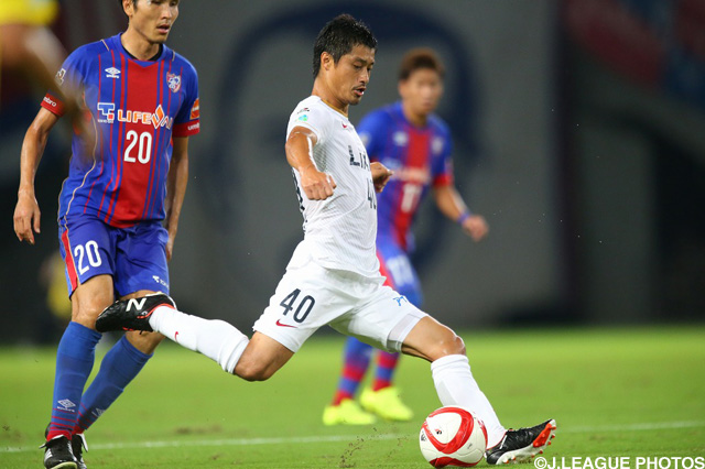 ゲームメークする小笠原　満男（鹿島）【ＹＮＣ 準々決勝 第1戦 FC東京vs鹿島】（5/10）