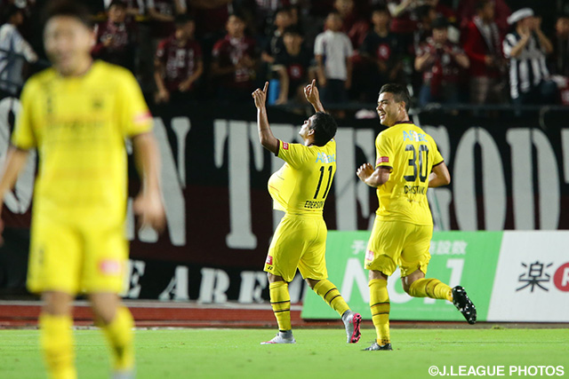 24分に先制のヘッドを決めたエデルソン（柏）【ＹＮＣ 準々決勝 第2戦 神戸vs柏】（4/13）