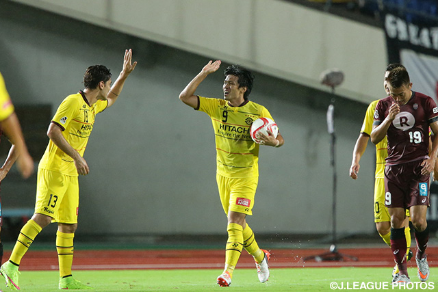 31分に2戦合計スコアで同点に追いつくヘッドを決めた工藤　壮人（柏）【ＹＮＣ 準々決勝 第2戦 神戸vs柏】（5/13）