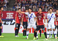 セットプレーのチャンスでゴール前に上がる丹羽　大輝（Ｇ大阪）【明治安田Ｊ１ 2nd 第10節 鹿島vsＧ大阪】（11/15）